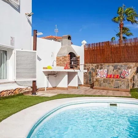 Βίλα Sleeps 8 With Pool Air Con And Wifi *