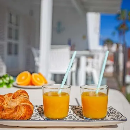 Βίλα Sleeps 8 With Pool Air Con And Wifi Κοραλέχο
