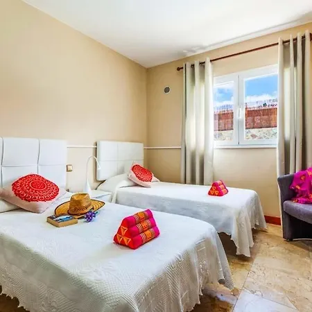 Sleeps 8 With Pool Air Con And Wifi Villa *