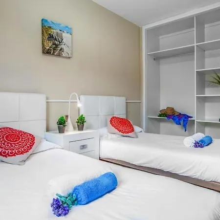 Sleeps 8 With Pool Air Con And Wifi Villa Corralejo